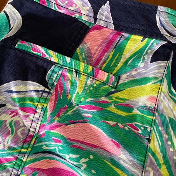 Lilly Pulitzer Liana Short. Size 6. Navy, purple, green & pink. 100% Cotton - Picture 7 of 13